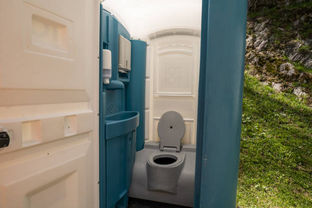 Best Portable restroom trailer rental  in Los Lunas, NM